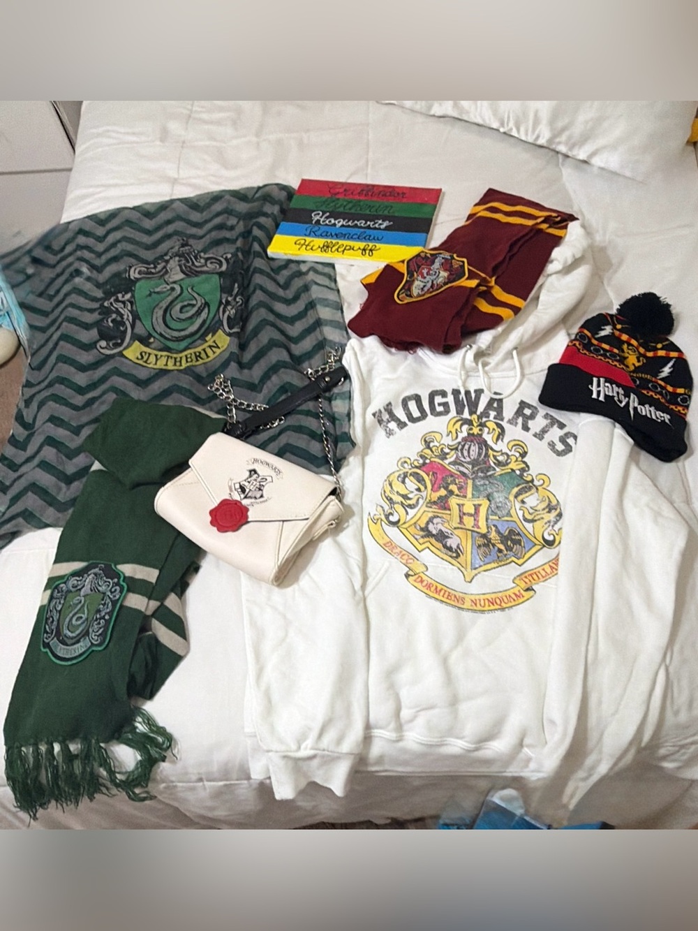 Harry Potter Bundle Hogwarts Crest Hoodie, Purse, Beanie, Scarves & Artwork